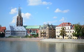 Bed and Breakfast WenderEDU Business Center Breslau Exterior photo