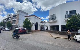 Hotel Zacatecas Courts Exterior photo