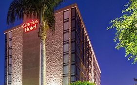 Clarion Hotel Anaheim Resort Exterior photo