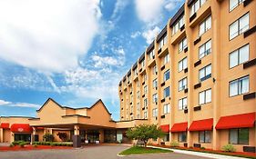 Hotel Baymont By Wyndham Meriden Exterior photo