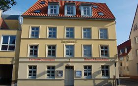 Aparthotel Zum Goldenen Anker Stralsund Exterior photo