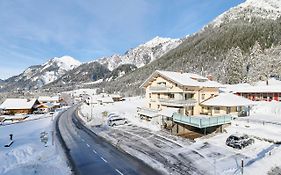 Stockingers Guest House Klosterle am Arlberg Exterior photo