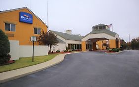 Hotel Baymont By Wyndham Norcross Atlanta Exterior photo