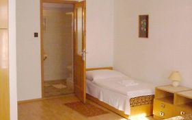 Bed and Breakfast Corvin Panzio Győr Exterior photo