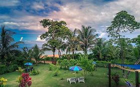 Bed and Breakfast Oasis Bluff Beach Bocas del Toro Exterior photo