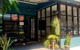 Asok Montri Hostel Bangkok Exterior photo