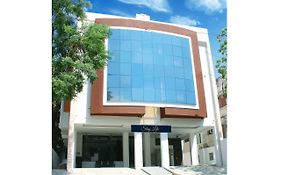 Staylite Suites Chennai Exterior photo