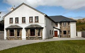 All The Twos Lodge Clifden Exterior photo