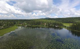 Ten-Ee-Ah Lodge Lac La Hache Exterior photo