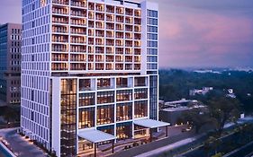 Hotel Taj Wellington Mews Chennai Exterior photo