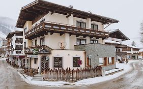 Bed and Breakfast Pension Zimpasser Saalbach Exterior photo