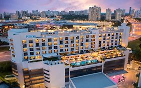 Hotel Hilton Aventura Miami Exterior photo