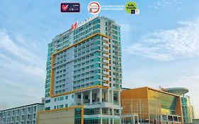 Swiss-Belhotel Balikpapan Exterior photo