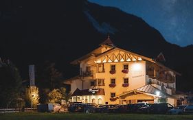 Hotel Loipenstubn Brixen im Thale Exterior photo