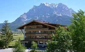 Sporthotel Zugspitze Lermoos Exterior photo