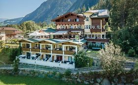 Hotel Ländenhof Superior Mayrhofen Exterior photo