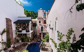 Bed and Breakfast Garlands Del Rio Puerto Vallarta Exterior photo