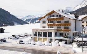 Hotel Pension Angelika Pettneu am Arlberg Exterior photo