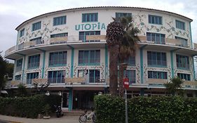 Hostel Utopia Beach House Sitges Exterior photo