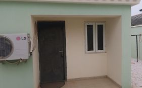 Ferienwohnung XrisBun Apt 1BR - Laderin GRA Abeokuta Exterior photo