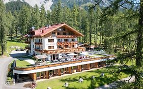 Hotel Lärchenhof Ramsau am Dachstein Exterior photo