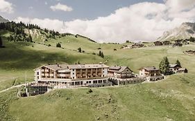 Hotel Goldener Berg Lech am Arlberg Exterior photo