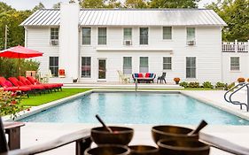 Seven - A Boutique B&B On Shelter Island Exterior photo