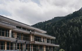 Aparthotel VAYA St Anton St. Anton am Arlberg Exterior photo