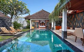 Kunti Villas Seminyak Exterior photo