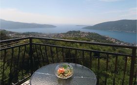 Stunning Home In Herceg Novi With 3 Bedrooms And Wifi Exterior photo