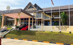 Comforta Hotel Tanjung Pinang Exterior photo