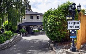 A Touch Of English B&B Kelowna Exterior photo