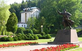 Hotel Dom Wczasowy Zdrowie Krynica-Zdrój Exterior photo