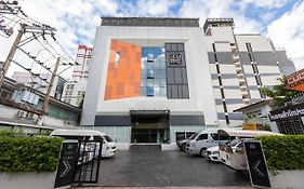 Hotel Cubic Pratunam Bangkok Exterior photo