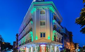 The Magnaura Palace Hotel Istanbul Exterior photo