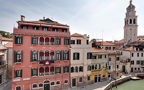 Palazzo Schiavoni Residenza D'Epoca & Suite-Apartments Venedig Exterior photo