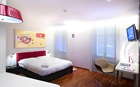 La Cour Des Augustins Boutique Gallery Design Hotel Genf Room photo