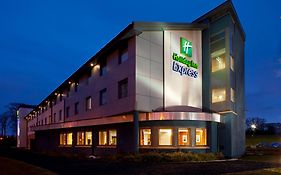 Holiday Inn Express Dunfermline Exterior photo