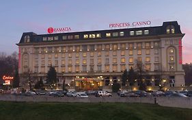Hotel Ramada By Wyndham Plovdiv Trimontium Exterior photo