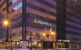 La Quinta Inn & Suites Chicago Downtown Exterior photo