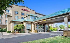 Hilton Garden Inn Portland Airport Exterior photo