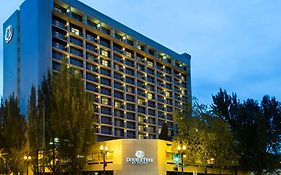 Hotel Doubletree By Hilton Portland Exterior photo