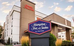 Hampton Inn & Suites Seattle-Downtown Exterior photo