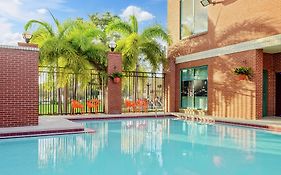 Hampton Inn & Suites Tampa/Ybor City/Downtown Exterior photo