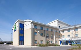 Holiday Inn Express Cardiff Airport, An Ihg Hotel Exterior photo