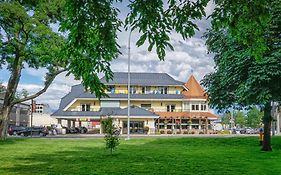 Hotel Prestige Beach House; BW Premier Collection Kelowna Exterior photo