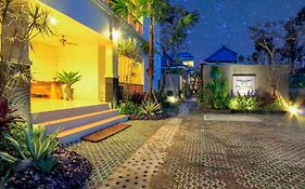 The Widyas Bali Villas Kerobokan Exterior photo