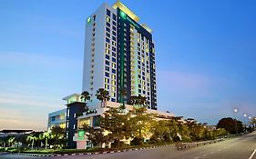 Holiday Inn Melaka Exterior photo