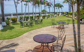 Radisson Fort George Hotel&Marina Belize City Exterior photo