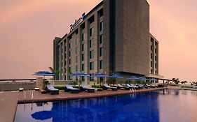 Radisson Blu Hotel New Delhi Paschim Vihar Exterior photo